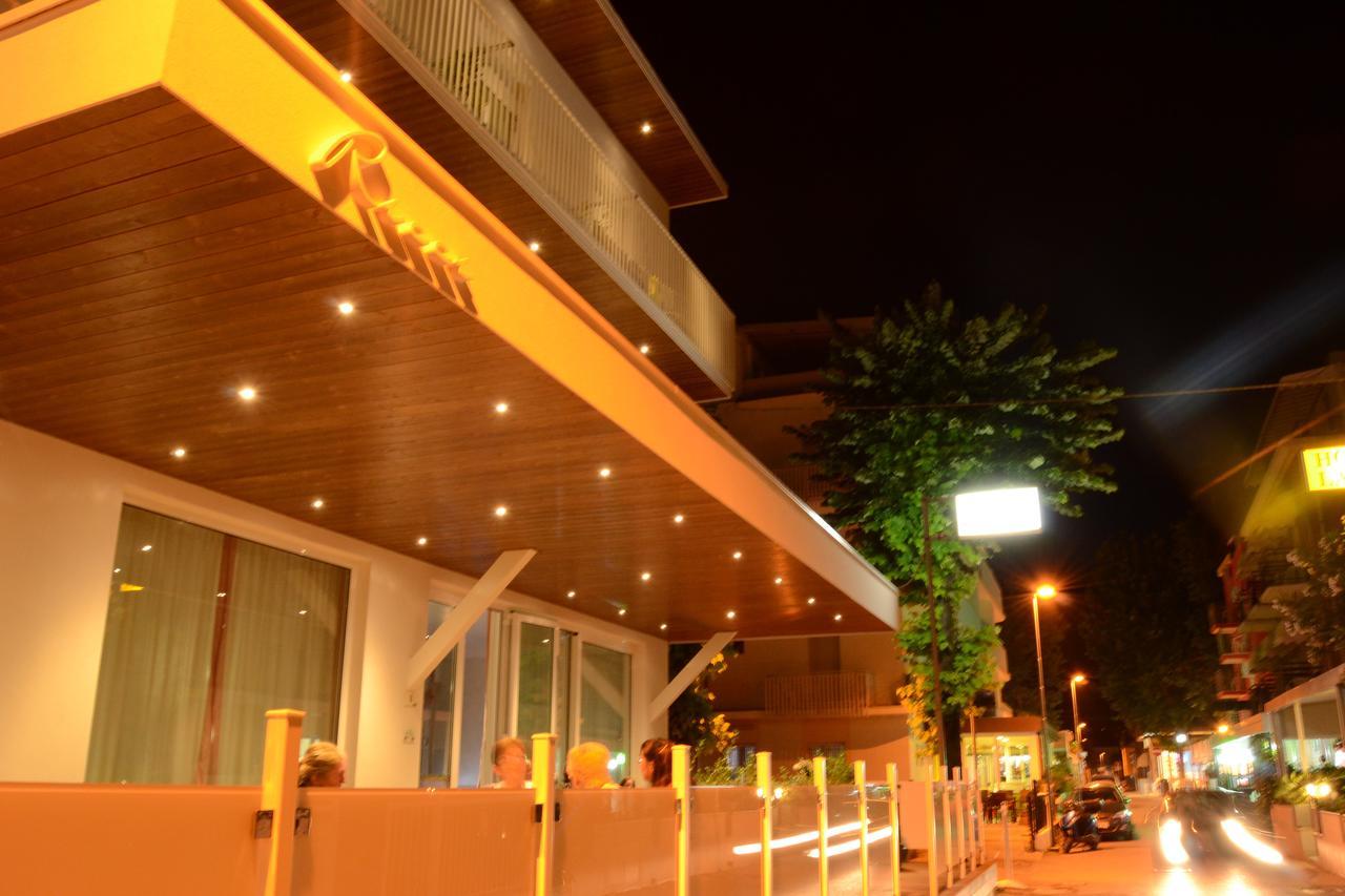 Hotel Ricci Rimini Exterior foto